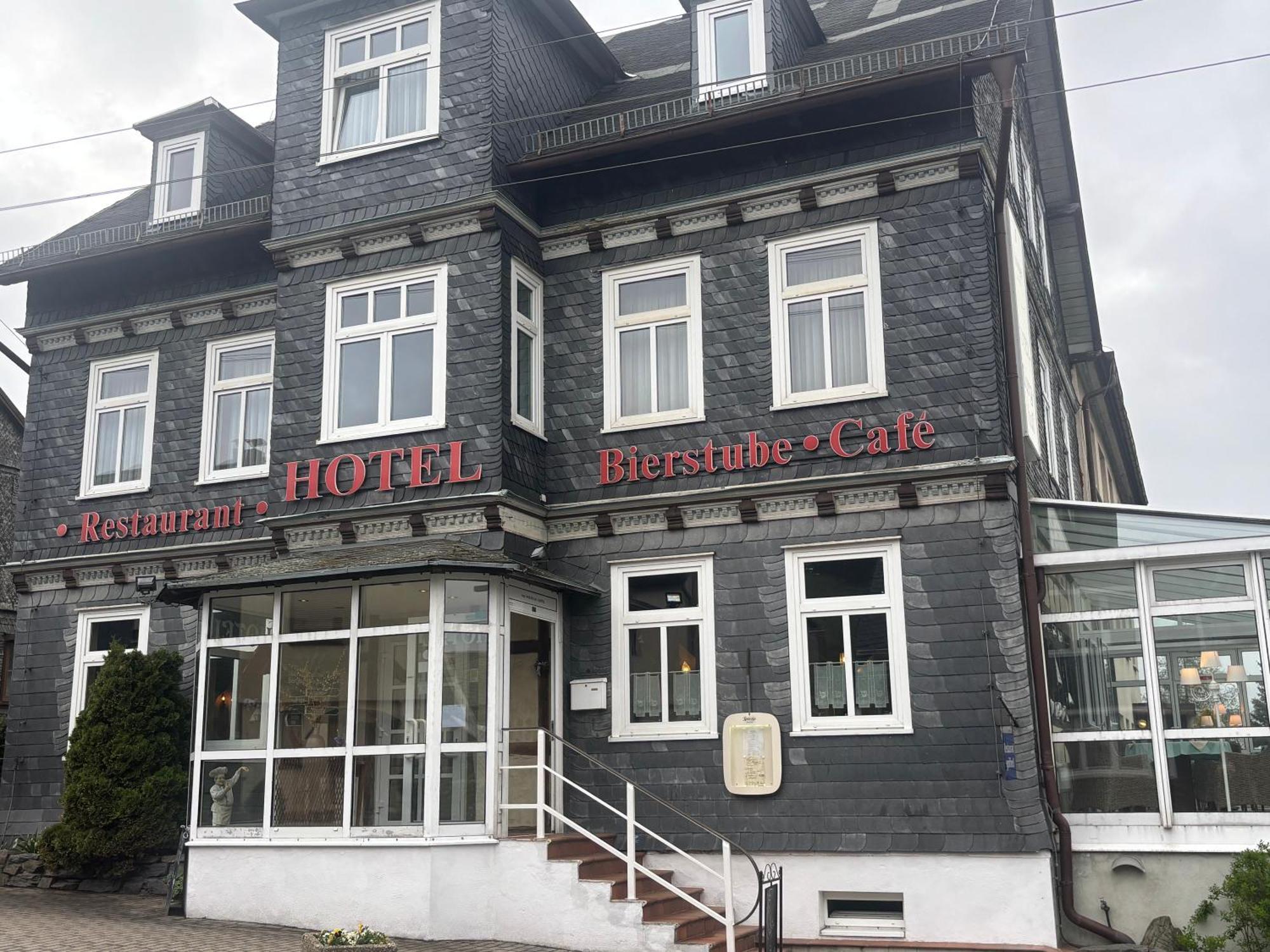Hotel Burghof Schwarzatal Exterior photo