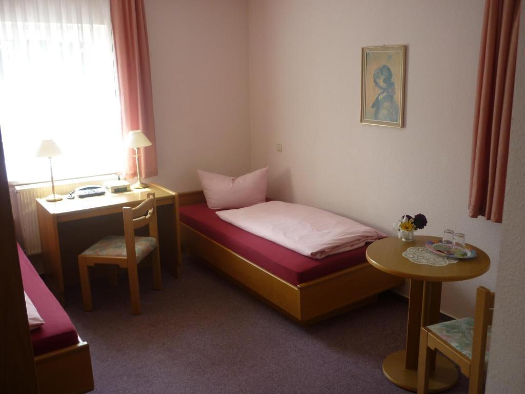 Hotel Burghof Schwarzatal Room photo